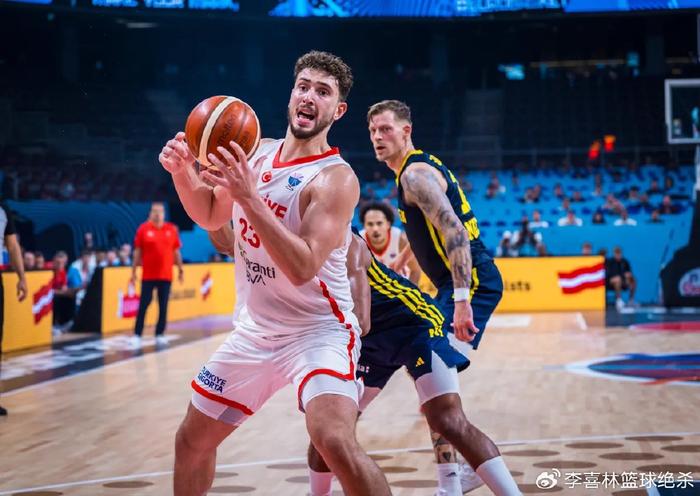 开云体育-轰24+16+6！火箭23岁王牌中锋挺进八强：关键5分制胜够狠