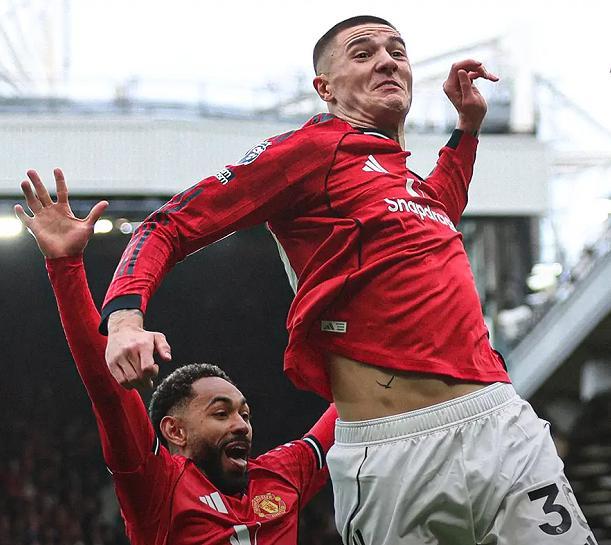 开云官网-足坛一夜动态！曼联复仇维拉，巴萨造5-2惨案，AC米兰吞赛季第3败